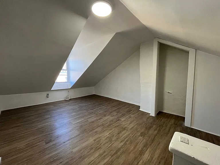1102 Franklin St — Photo 14
