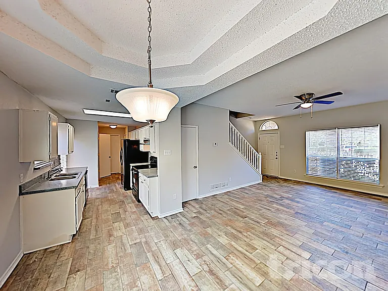 1105 Parker Ct — Photo 17