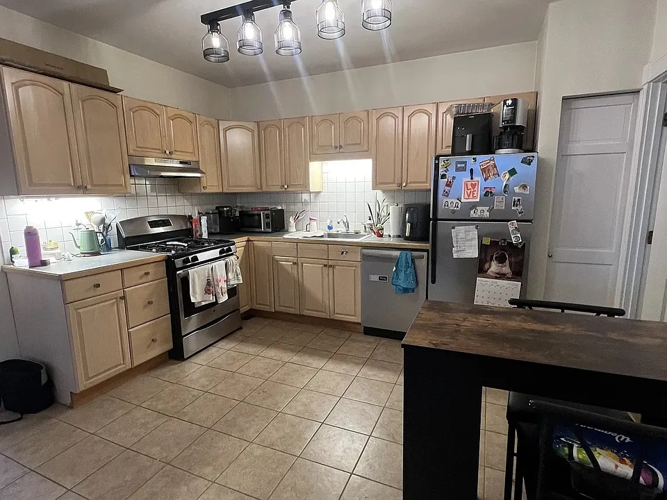 72 Gore St #1