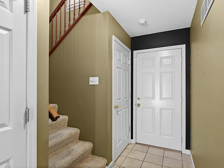 603 Country Village Dr — Photo 8
