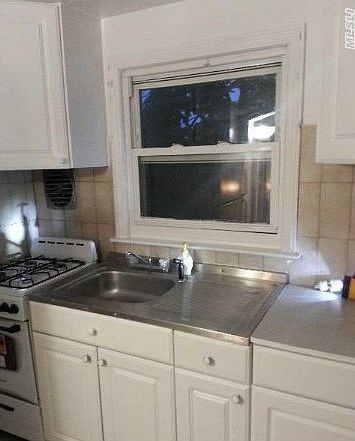 2nd image of 75 Roeckel Ave