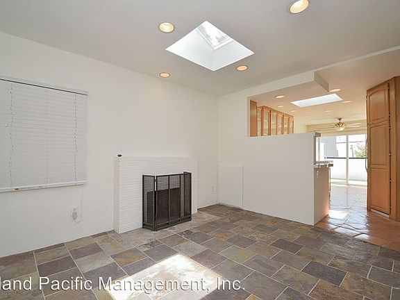 5th image of 823 Monterey Blvd
