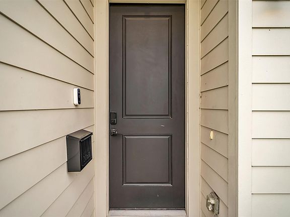 2nd image of 6708 Arapahoe St