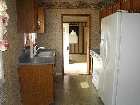 4th image of 1509 Pineola Ave