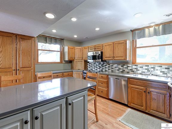 3rd image of 8124 Meredith Ave