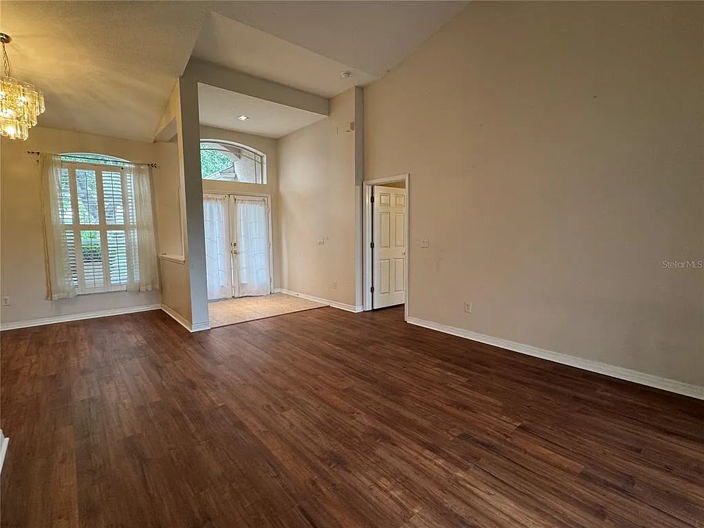 4 bed, 3.0 bath, 2258 sqft, $2,995 — Photo 4