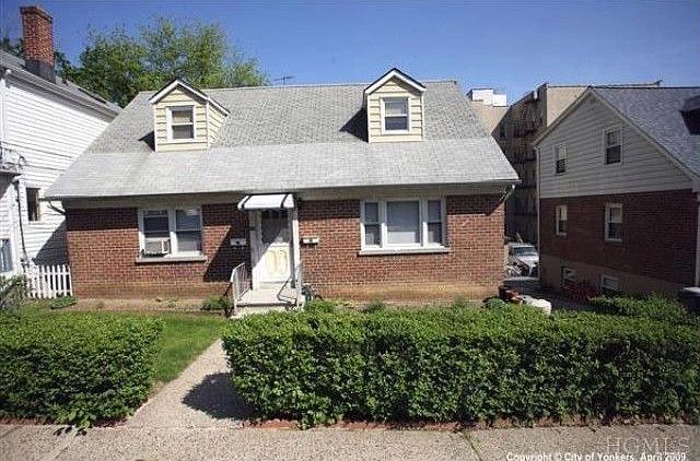 1st image of 62 Laurel Pl
