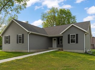 513 3rd St NW, Independence, IA 50644