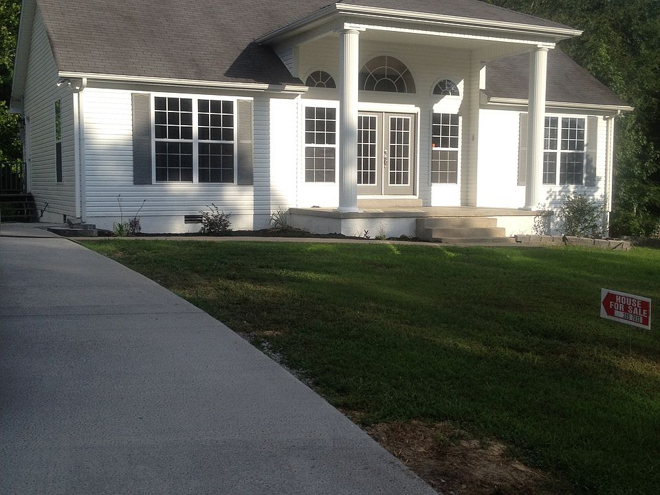 1st image of 120 Station Dr
