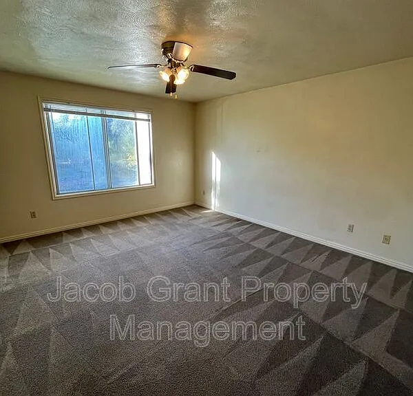 735 Whittier St — Photo 7