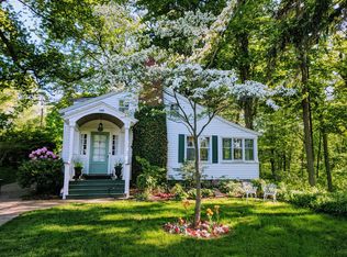 1100 S Shore Dr, Holland, MI 49423