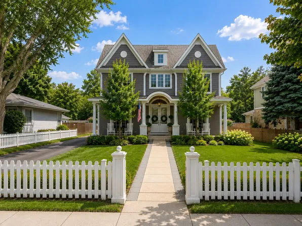 307 E Hillside Ave, Barrington, IL 60010