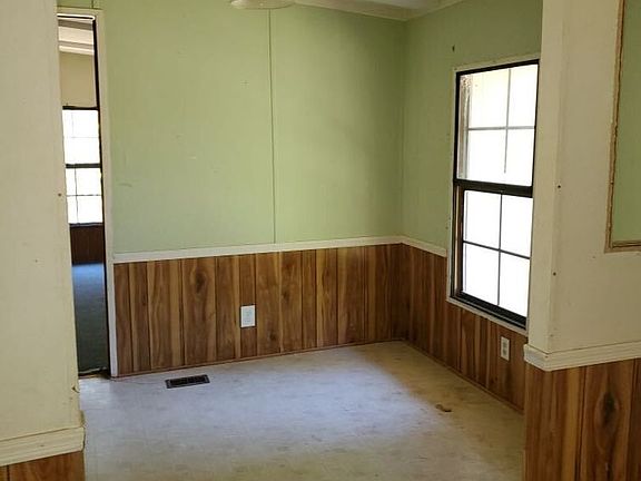 4th image of 722 Lime Ln