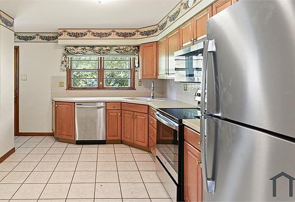 2nd image of 355 Monterey Dr