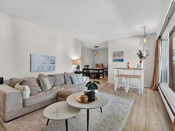 5th image of 391 E 7th Ave #304