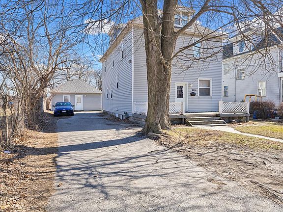 4th image of 3329 Sandwich St