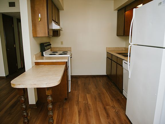 2nd image of 409 S Hester St #C