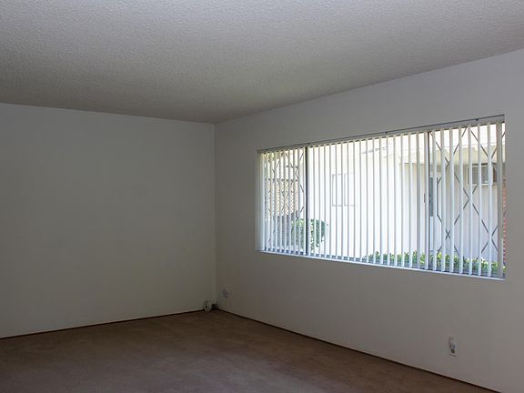 5th image of 219 Jasmine Ave #A