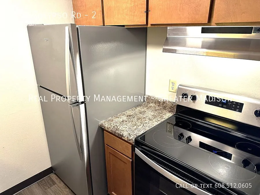 Beautiful Fully Remodeled 2 Bedroom Apartment On Madison's East Side. Heat And Water Included — Photo 4