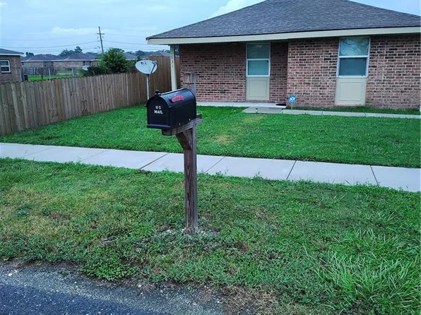 1631 Esther St, Harvey, LA 70058