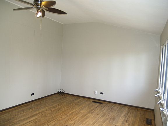 3rd image of 1353 Stanley Blvd