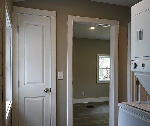 4th image of 122 Sayre St #A