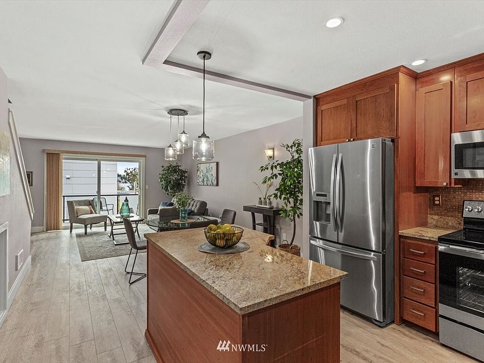 1st image of 350 4th Ave S APT 7