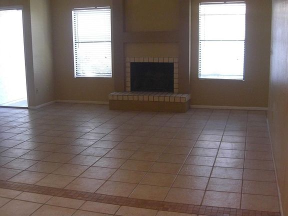 3rd image of 1622 E Javelina Cir