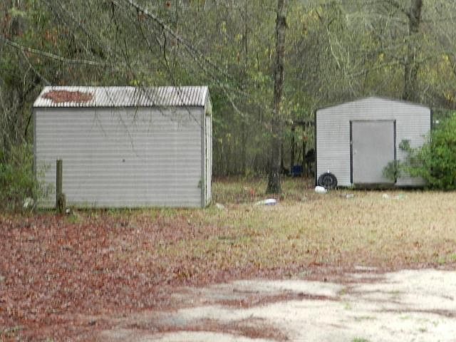 2nd image of 1102 Mistletoe Ln