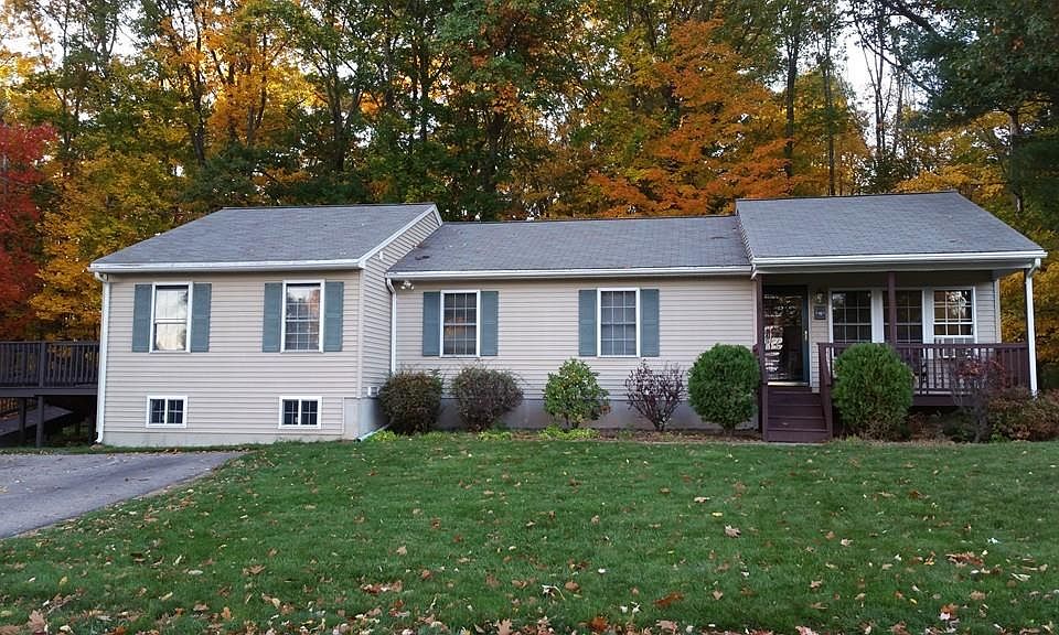 1st image of 76 Crestwood Dr