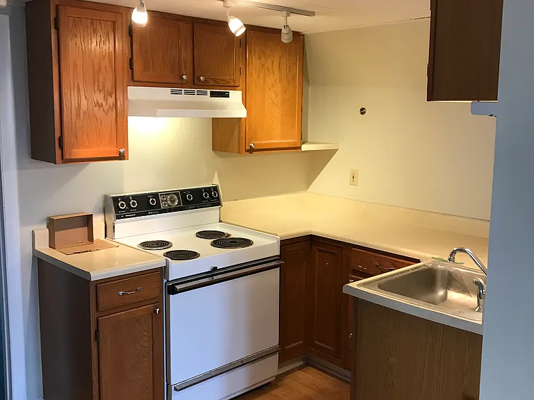 11 N Willard St #C — Photo 5
