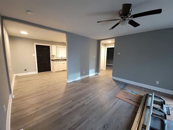 4th image of 2505 Dickinson Ave #B