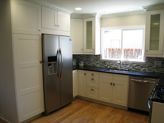 5th image of 951 Elizabeth Dr