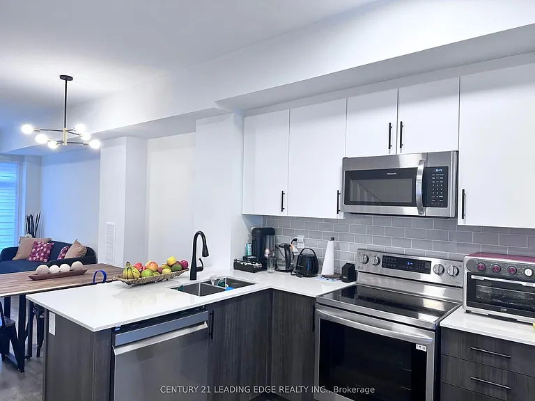 9 Spruce Pines Cres #5 — Photo 10