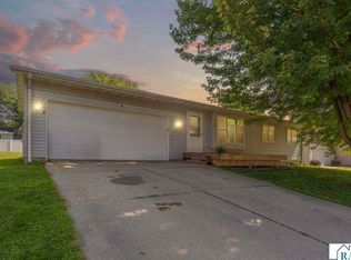 506 Miller Ln, Saint Clair, MN 56080