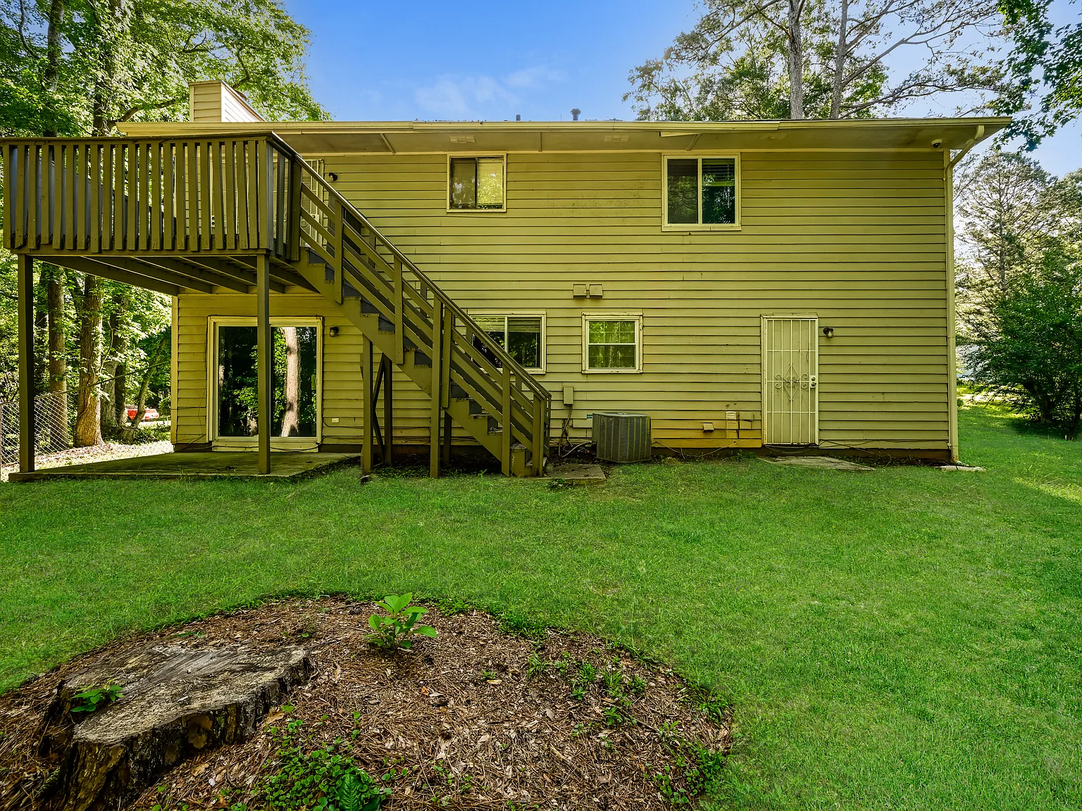 4 bed, 2.0 bath, 2184 sqft, $1,763 — Photo 3