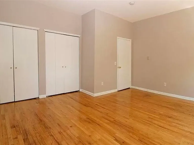 511 Park Ave #2 — Photo 2
