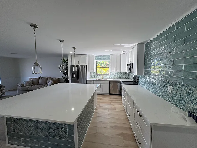 360 Wilma Cir #7 — Photo 8