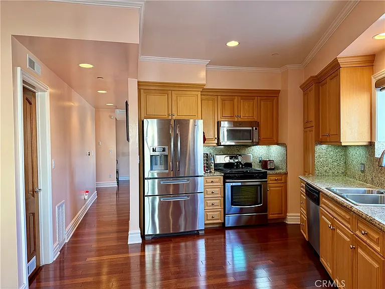 11989 Laurelwood Dr #1 — Photo 2
