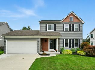 47122 Scarlet Dr S, Novi, MI 48374