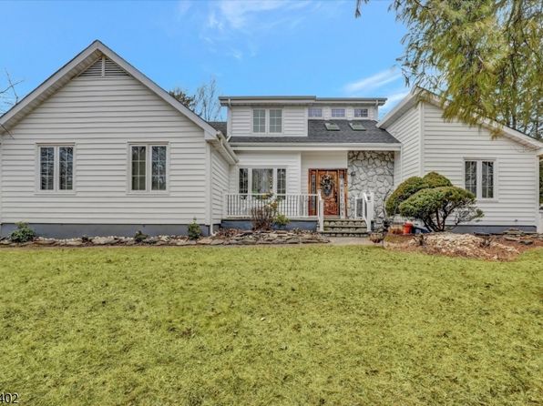 22 Cloverleaf Dr, Marlboro Twp., NJ 07746
