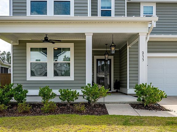 2nd image of 233 Narrowleaf Ave