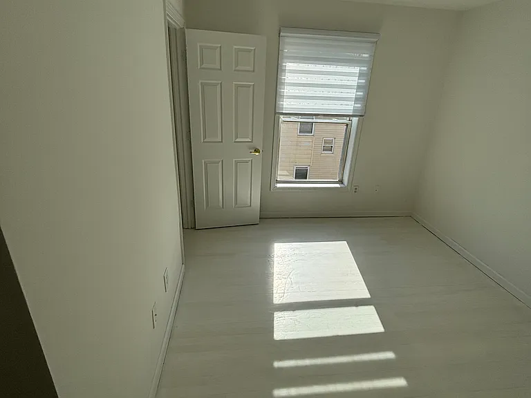 235 Keen St #1R — Photo 9