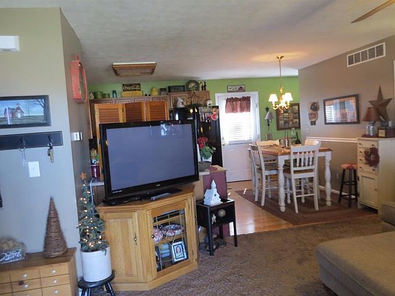 3rd image of 841 Thorn Trace Dr