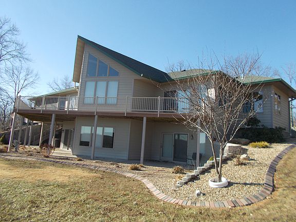 Viewing from North side.