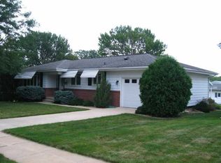 2705 Southland St SW, Cedar Rapids, IA 52404