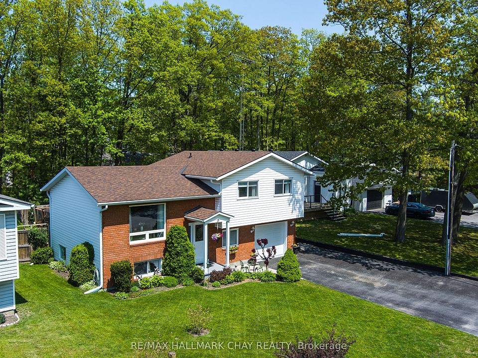 1st image of 15 Oaktree Ct