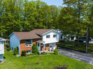 15 Oaktree Ct, Wasaga Beach, ON L9Z 2S3