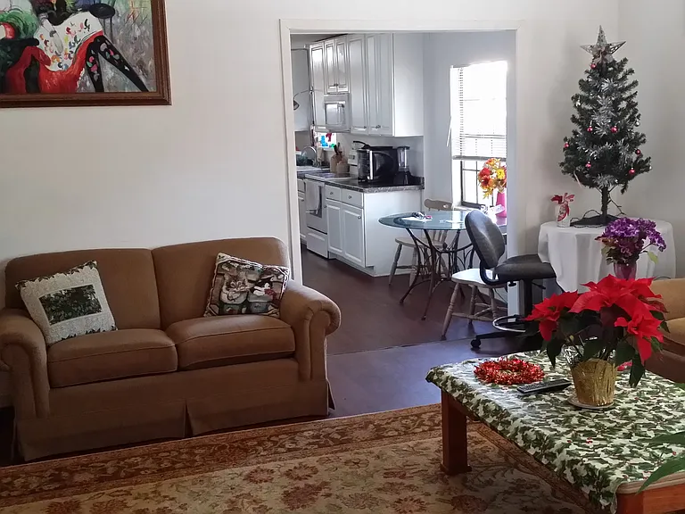 24 Sebastian Ave — Photo 4