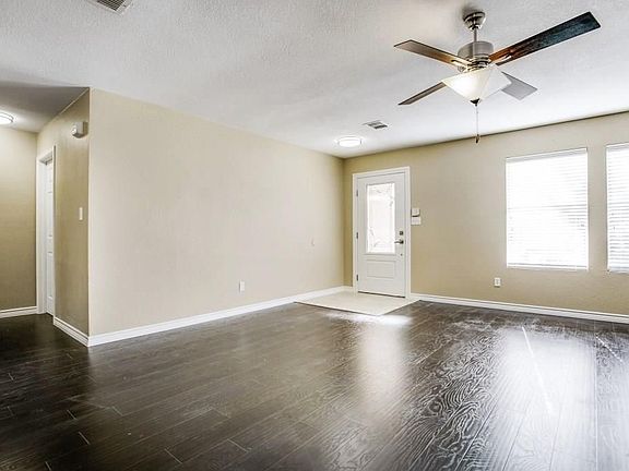 4th image of 4602 Courtside Dr